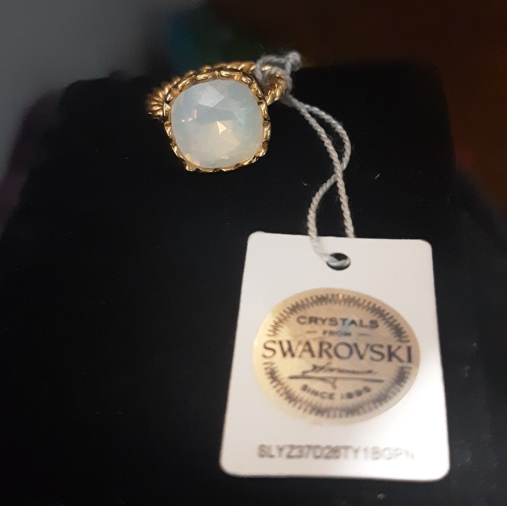 White Opal SWAROVSKI CRYSTAL Size 5 ring.